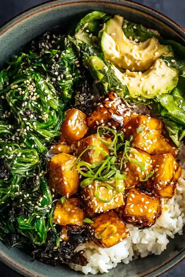 Sesame Ginger Bowl with Seaweed Salad